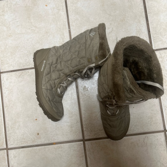 Columbia MINX MID ALTA OMNI-HEAT womens Snow Boot Tan Size 9 Fur Lined - Picture 2 of 6